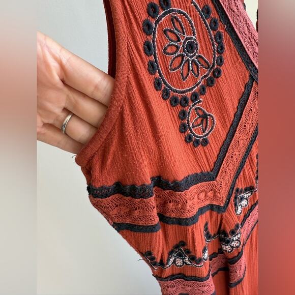ANTHROPOLOGIE DESERT EMBROIDERED JUMPSUIT RUST BURT ORANGE BLACK TRIM - Picture 5 of 9